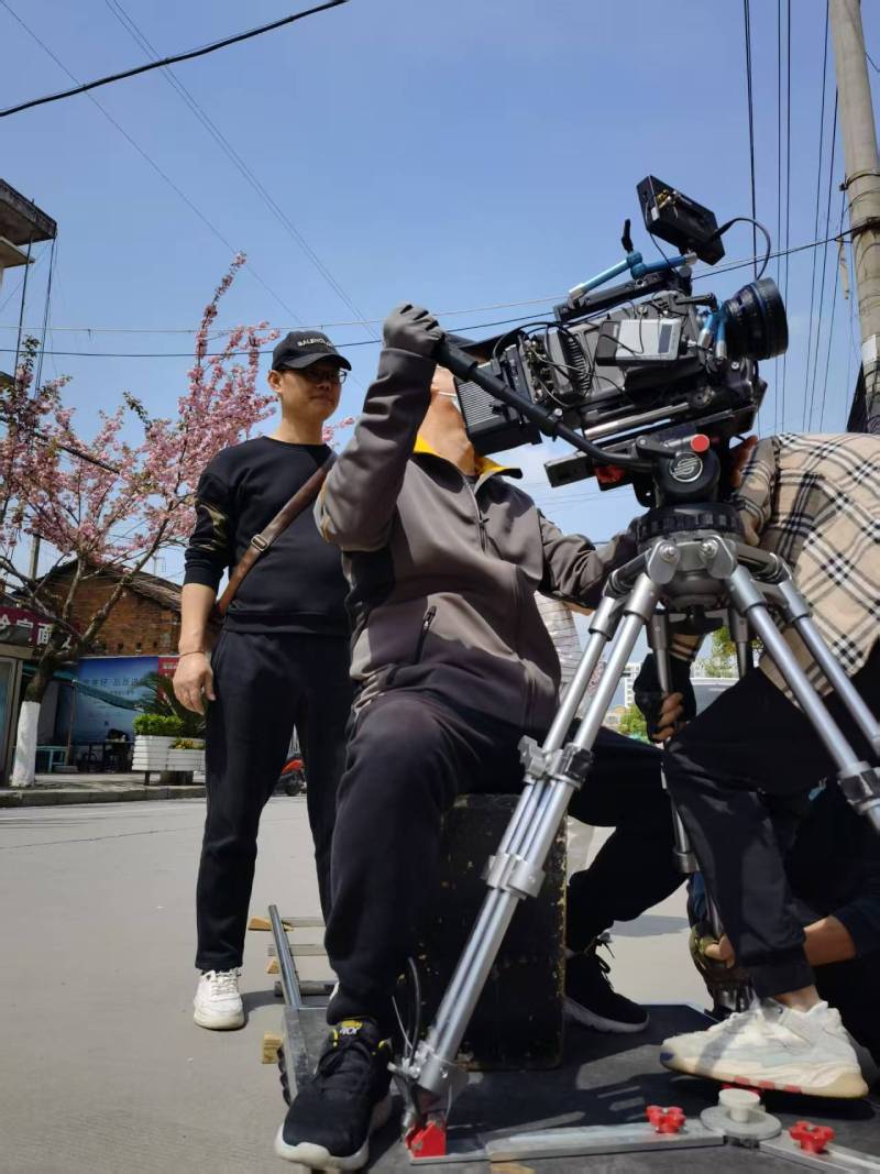 海兴县广告片拍摄：快消品牌爆款之选，网感内容适配社媒传播！